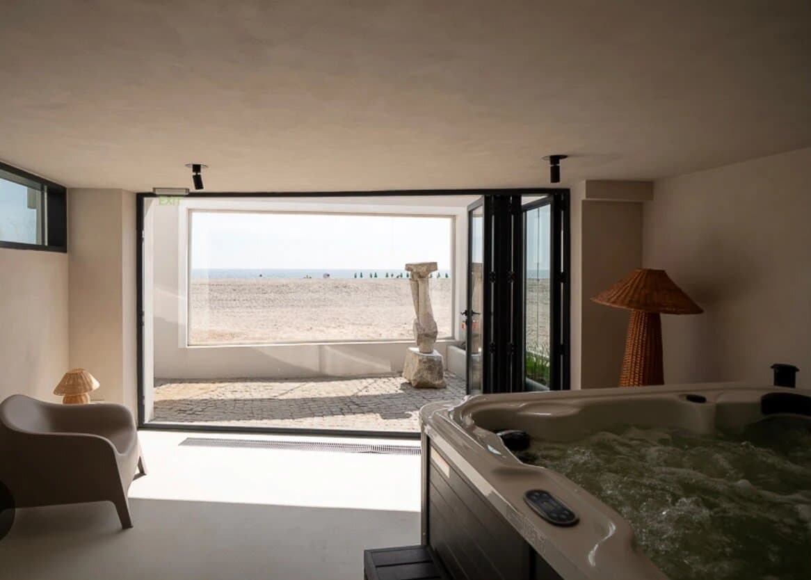 Spa cu jacuzzi deschis spre plajă la Euforia Retreat + Spa